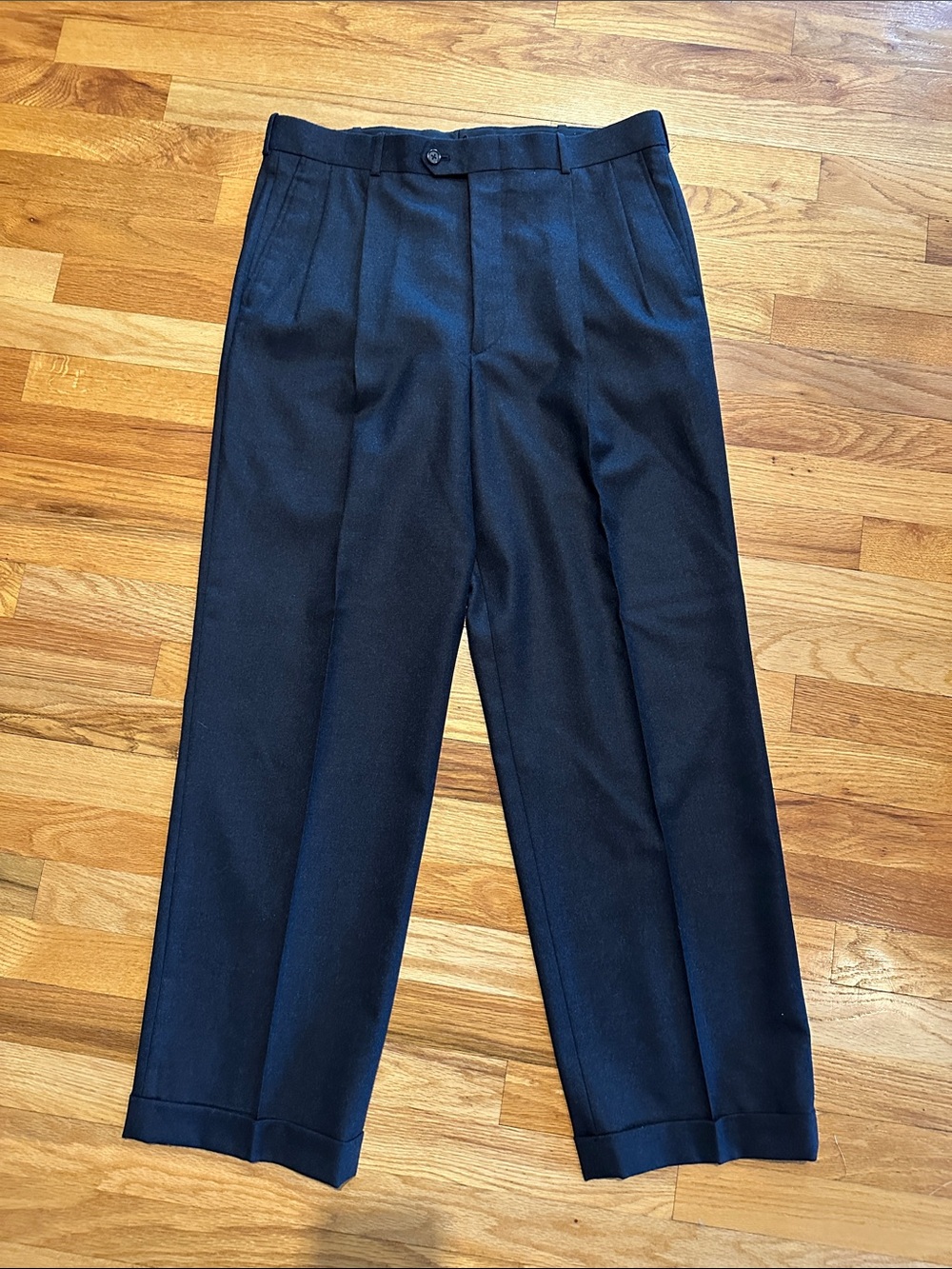 Club Room Heathered Navy Pleated Dress Pants…100% wool
